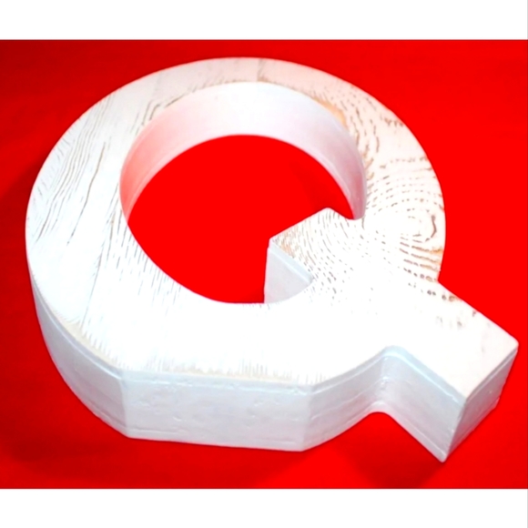 Large Distressed White Wall Desk Letter Q - Picture 5 of 15